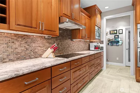 Kitchen - 22617 SE 444th St, Enumclaw, WA 98022 photo 5 of 6