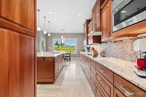 Kitchen - 22617 SE 444th St, Enumclaw, WA 98022 photo 4 of 6