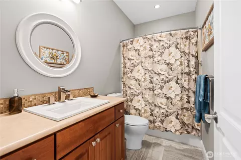 Bath - 22617 SE 444th St, Enumclaw, WA 98022 photo 3 of 3