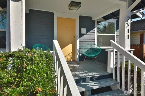 Exterior - 2711 16th St, Everett, WA 98201 photo 2 of 16