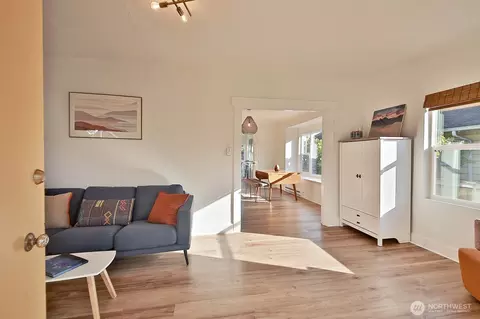 Entry Way - 2711 16th St, Everett, WA 98201 photo 2 of 3