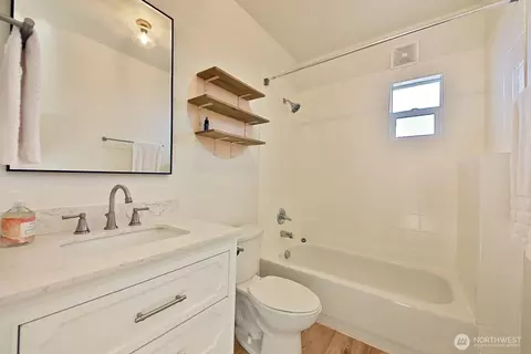 Bath - 2711 16th St, Everett, WA 98201 photo 2 of 2