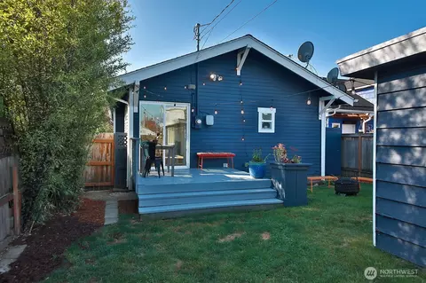 Exterior - 2711 16th St, Everett, WA 98201 photo 9 of 16