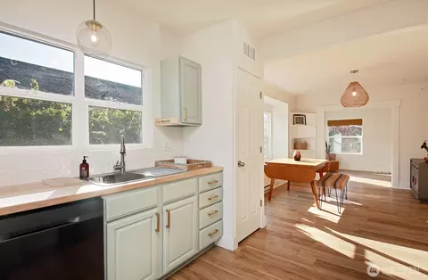 Kitchen - 2711 16th St, Everett, WA 98201 photo 4 of 4