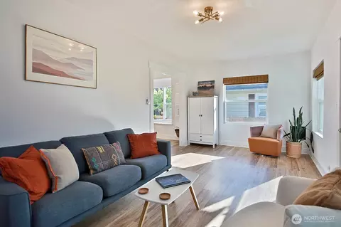 Living - 2711 16th St, Everett, WA 98201 photo 2 of 3