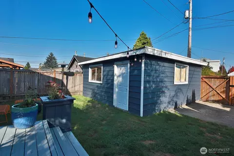 Exterior - 2711 16th St, Everett, WA 98201 photo 11 of 16