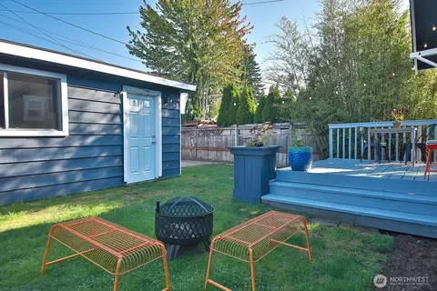 Exterior - 2711 16th St, Everett, WA 98201 photo 7 of 16