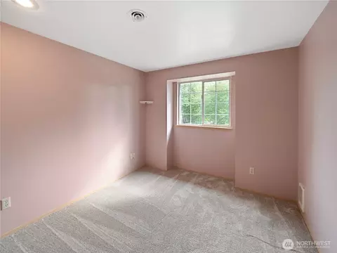 Bedroom - 204 Schmid St, Enumclaw, WA 98022 photo 5 of 6