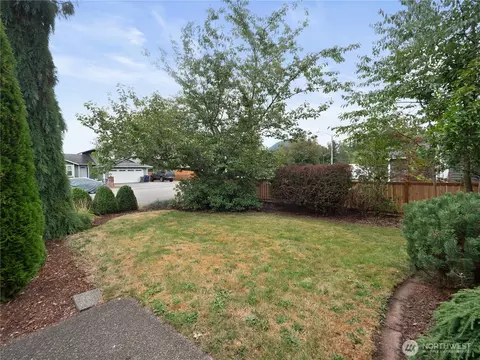 Exterior - 204 Schmid St, Enumclaw, WA 98022 photo 3 of 4