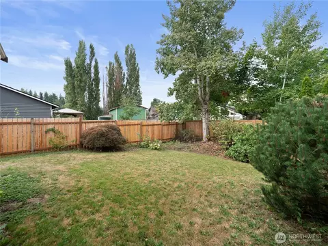 Exterior - 204 Schmid St, Enumclaw, WA 98022 photo 2 of 4