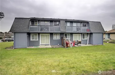130 Stanford Dr, Mount Vernon, WA 98273