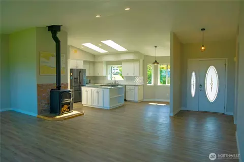 Entry Way - 71 Le Roux Rd, Sequim, WA 98382 photo 1 of 2