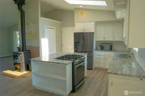 Kitchen - 71 Le Roux Rd, Sequim, WA 98382 photo 2 of 3