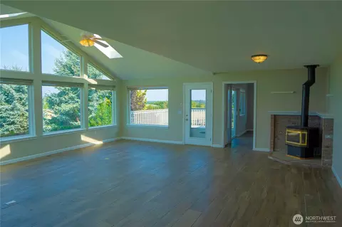 Living - 71 Le Roux Rd, Sequim, WA 98382 photo 3 of 7
