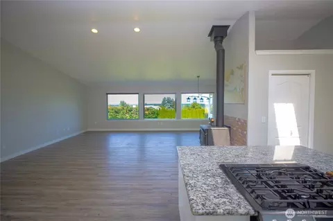 Living - 71 Le Roux Rd, Sequim, WA 98382 photo 5 of 7