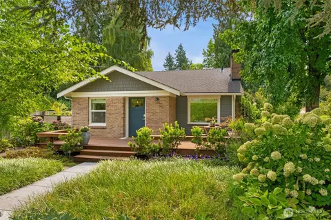3203 NE 94th St, Seattle, WA 98115