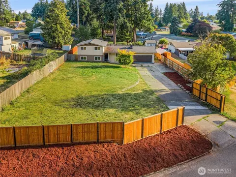 2112 E 68th St, Tacoma, WA 98404