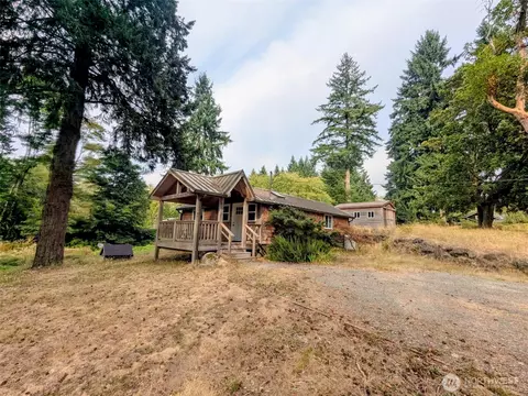 9038 SW 157th Pl, Vashon, WA 98070