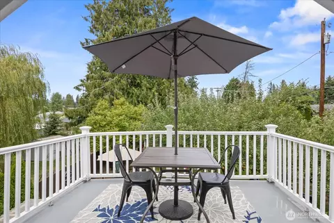 Exterior - 2121 74th St SE, Everett, WA 98203 photo 9 of 10