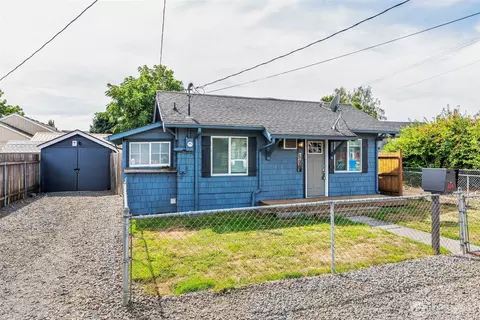 504 S Maple St, Kelso, WA 98626