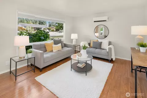 Living - 2304 6th Ave, Everett, WA 98201 photo 1 of 2