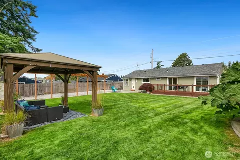 Exterior - 2304 6th Ave, Everett, WA 98201 photo 5 of 9