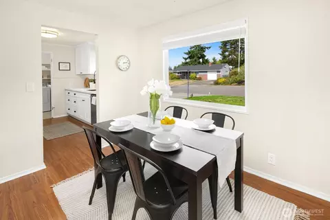 Dining - 2304 6th Ave, Everett, WA 98201 photo 1 of 1