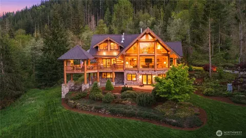 16323 Reserve Dr SE, North Bend, WA 98045