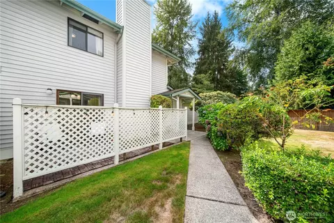 Exterior - 1529 201st Pl SE #12C, Bothell, WA 98012 photo 3 of 4
