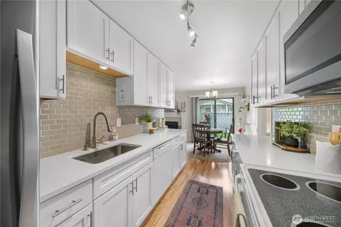 Kitchen - 1529 201st Pl SE #12C, Bothell, WA 98012 photo 1 of 2