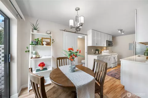 Dining - 1529 201st Pl SE #12C, Bothell, WA 98012 photo 2 of 3
