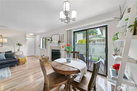 Dining - 1529 201st Pl SE #12C, Bothell, WA 98012 photo 1 of 3