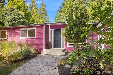 1552 N 128th St, Seattle, WA 98133