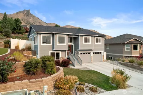 2012 Linville Dr, Wenatchee, WA 98801