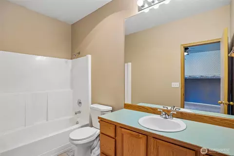 Bath - 25208 38th Ave E, Spanaway, WA 98387 photo 1 of 2