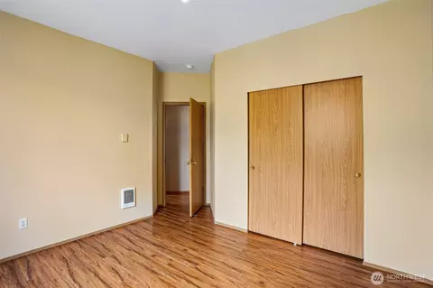 Bedroom - 25208 38th Ave E, Spanaway, WA 98387 photo 5 of 6