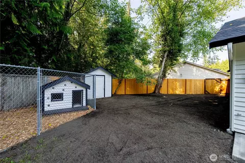 Exterior - 5602 142nd Pl SE, Everett, WA 98208 photo 4 of 5