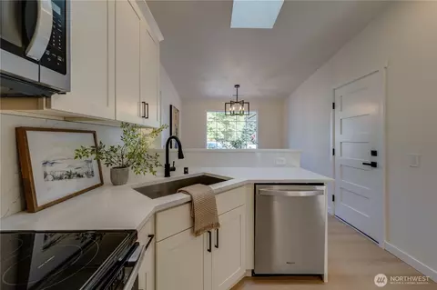 Kitchen - 5602 142nd Pl SE, Everett, WA 98208 photo 2 of 3