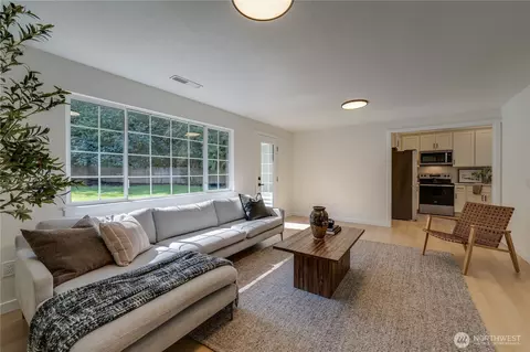Living - 5602 142nd Pl SE, Everett, WA 98208 photo 5 of 5