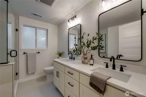 Bath - 5602 142nd Pl SE, Everett, WA 98208 photo 2 of 3