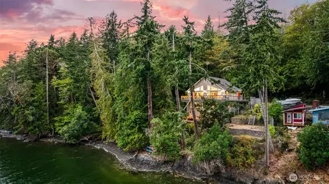 20 N Triton Head Dr, Lilliwaup, WA 98555