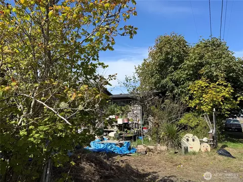 729 N 2nd St, Westport, WA 98595