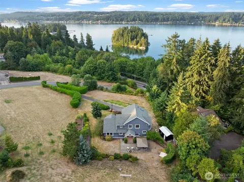471 Dungeness Dr, Fox Island, WA 98333