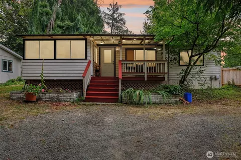 482 Hilltop Dr, Sedro Woolley, WA 98284