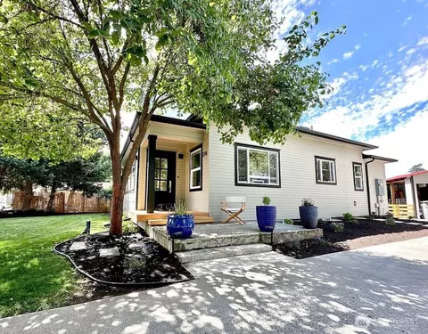 218 Warren St, Waitsburg, WA 99361