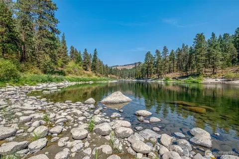 126 Bould Creek Ln, Leavenworth, WA 98826