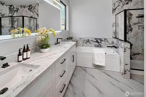 Bath - 4001 215th St SE #A, Bothell, WA 98021 photo 2 of 3