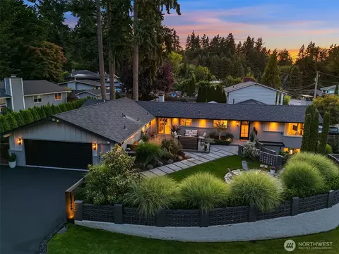 15925 70th Ave NE, Kenmore, WA 98028