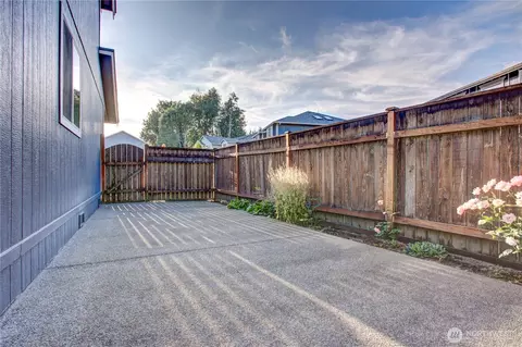 Exterior - 3218 96th Pl SE, Everett, WA 98208 photo 3 of 6