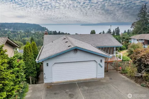 1233 SW 171st Pl, Normandy Park, WA 98166